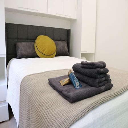 Phaedrus Living: City Center Luxury Flat Clarewood Londen Buitenkant foto