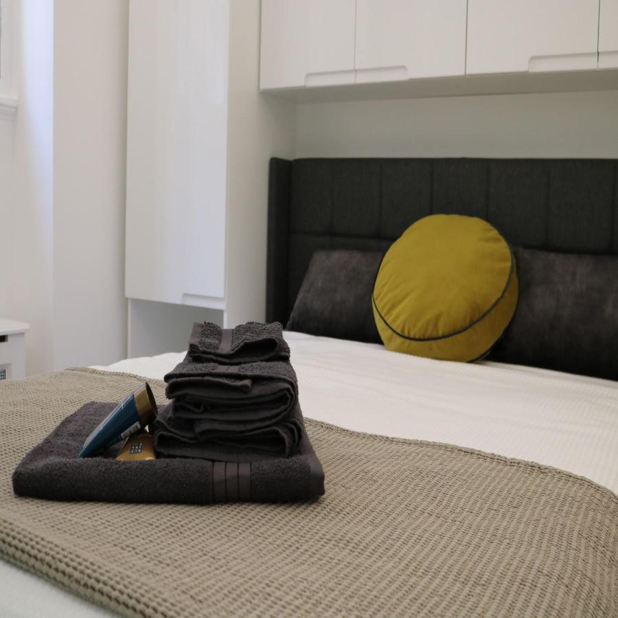 Phaedrus Living: City Center Luxury Flat Clarewood Londen Buitenkant foto