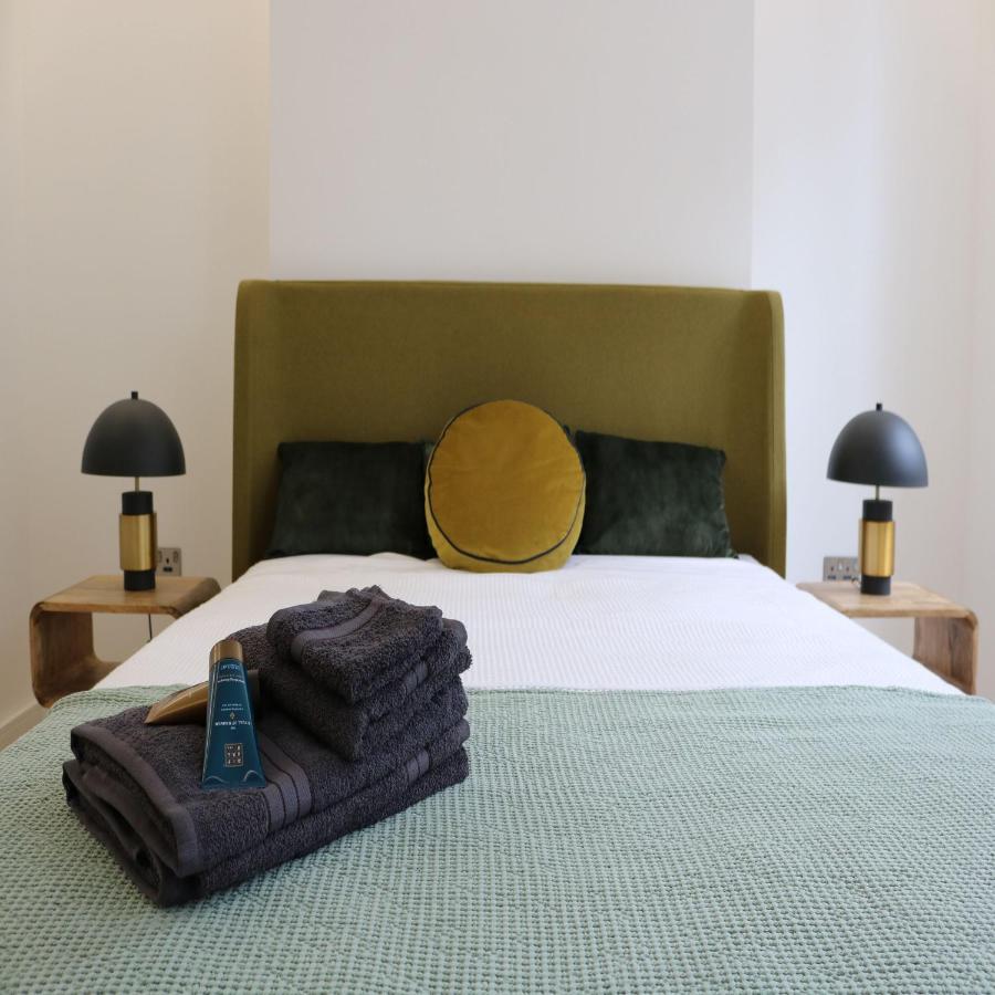 Phaedrus Living: City Center Luxury Flat Clarewood Londen Buitenkant foto
