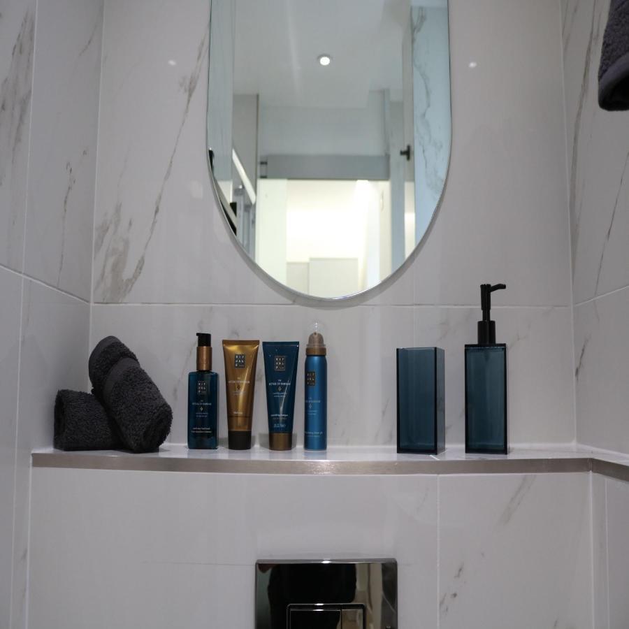 Phaedrus Living: City Center Luxury Flat Clarewood Londen Buitenkant foto